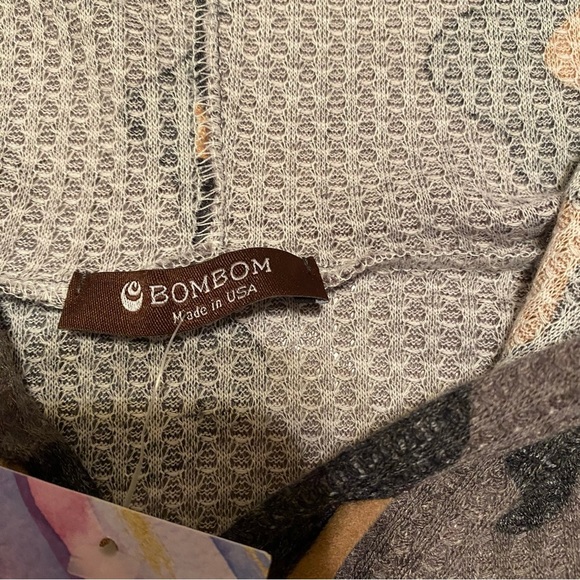 - NWT Bombom Pullover Hoodie Leopard Prints size M - Picture 7 of 11